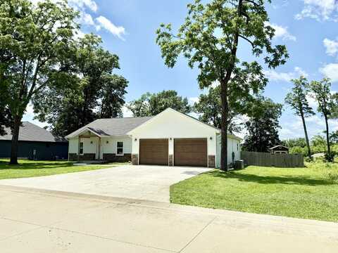 2803 Town Drive, Mountain Grove, MO 65711