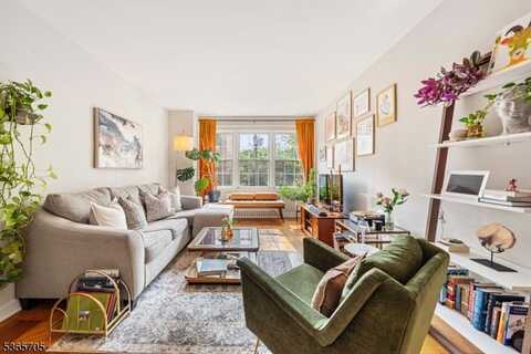 5 Roosevelt Place, Montclair, NJ 07042