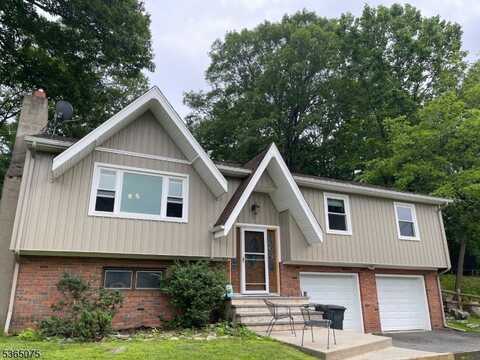 126 Hilltop Trl, Sparta, NJ 07871