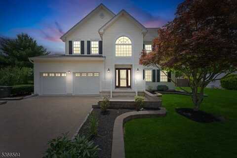 17 Rolling Hills Dr, Franklin, NJ 08873