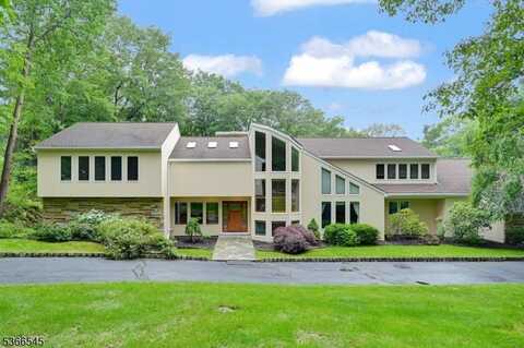 86 Underrock Rd, Sparta, NJ 07871