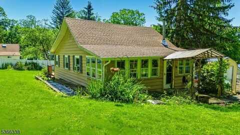 29 Beech Rd, Sparta, NJ 07871
