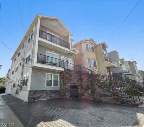 1050 Bond St, Elizabeth, NJ 07201