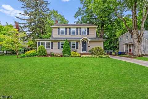 25 Park Ave, Pequannock, NJ 07444