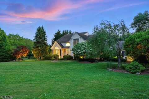 2 Wakefield Dr, Washington, NJ 07840
