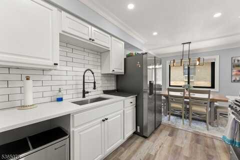 401 Highway 22 Unit 29H, North Plainfield, NJ 07060