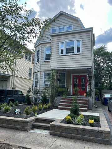 38 Oak St, Bloomfield, NJ 07003
