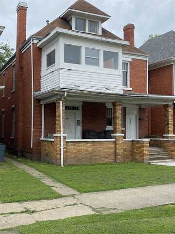 633 4th St., Huntington, WV 25701