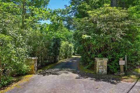 2266 S 4th Street, Highlands, NC 28741