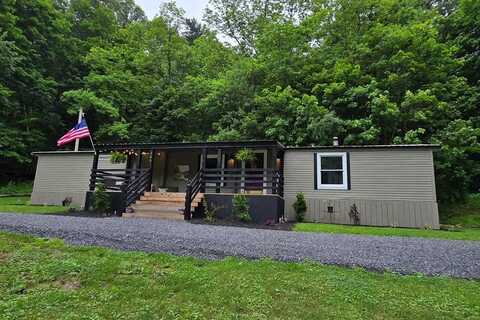 566 Walnut, Cassville, PA 16623