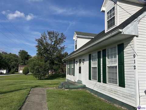 912 Woods Hollow Drive, Radcliff, KY 40160