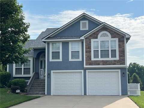 938 S 17th Street, Leavenworth, KS 66048