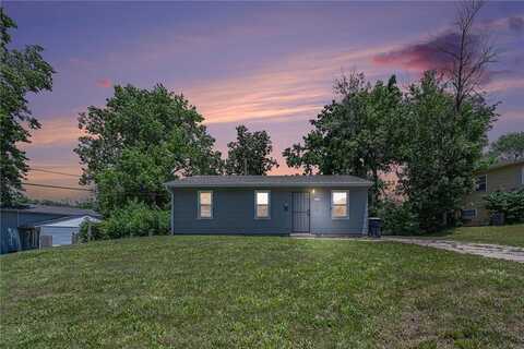 5117 PALMER Drive, Kansas City, MO 64129