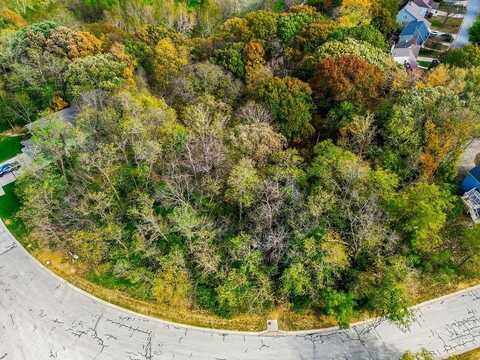 5565 NW Raintree Drive, Parkville, MO 64152