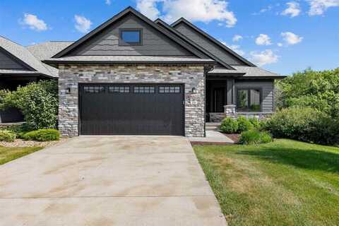 19 Pond Ridge Cir, Coralville, IA 52241
