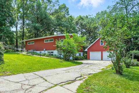 1639 Ridge Rd, IowaCity, IA 52245