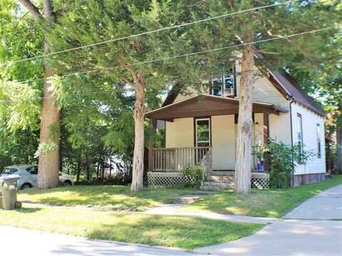 1016 Rochester Ave, IowaCity, IA 52240