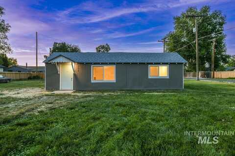 602 Nevada Ave., Homedale, ID 83628