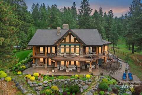 1533 Pine Lakes Ranch Dr, Cascade, ID 83611