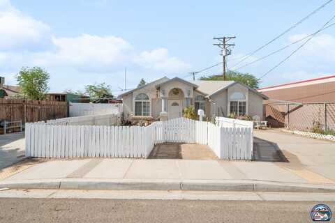508 W 11th St, Imperial, CA 92251