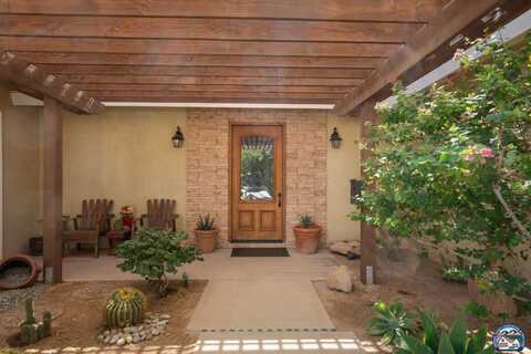 670 Sycamore Dr, Brawley, CA 92227