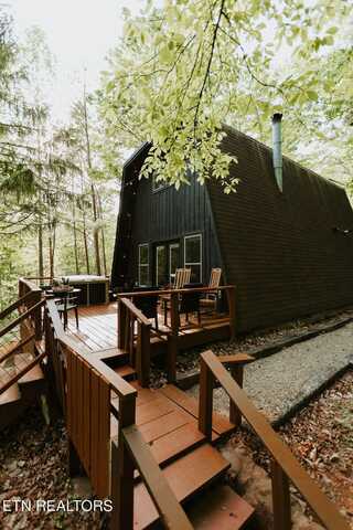 2032 Beach Front Drive, Sevierville, TN 37876