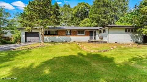 707 Wesley Rd, Knoxville, TN 37909