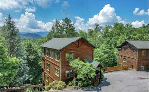 808 Great Smoky Way, Gatlinburg, TN 37738