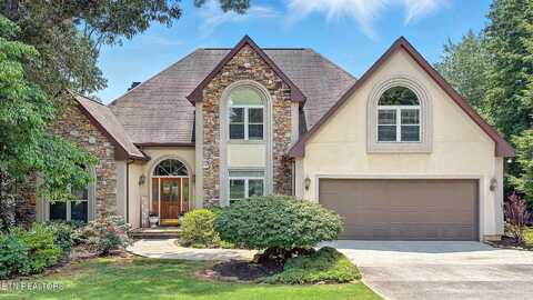 705 Lago Circle, Knoxville, TN 37922