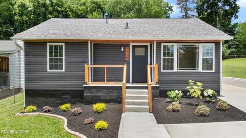 2959 Cecil Ave, Knoxville, TN 37917
