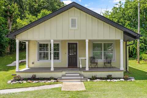 1019 Doll Ave, Maryville, TN 37801