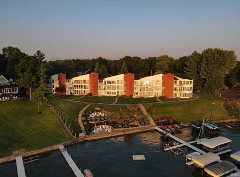 10660 N South Shore Drive, Syracuse, IN 46567