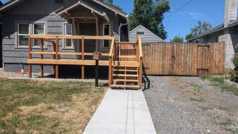 1430 Lookout Avenue, Klamath Falls, OR 97601