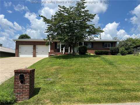 69 Bethesda Drive, Ona, WV 25545