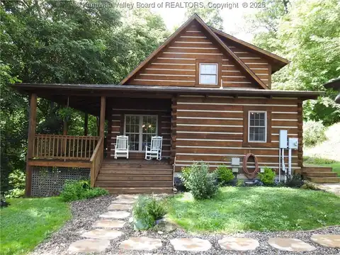 5609 Hurricane Creek Road, Hurricane, WV 25526