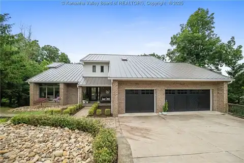 137 Summit Ridge Road, Hurricane, WV 25526