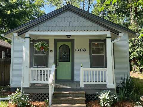 1308 Oak Hill Avenue, Lawrence, KS 66044