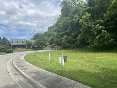8331 SAWGRASS Way, Radford, VA 24141