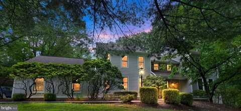 1067 HEARTSEASE DR, WEST CHESTER, PA 19382