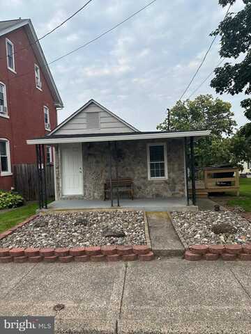 884 MAIN ST, PENNSBURG, PA 18073