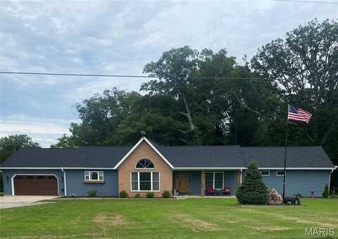 1411 W Old National Trail, Greenville, IL 62246