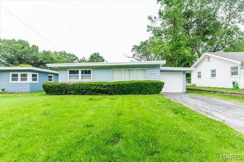 8420 ENGLER Avenue, Saint John, MO 63114