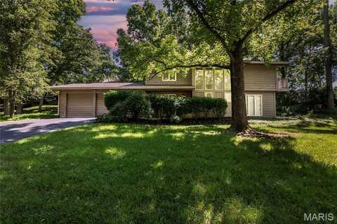 12827 Huntercreek Road, Des Peres, MO 63131