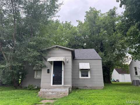 627 Vernon Avenue, Sikeston, MO 63801