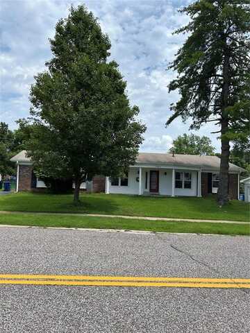 1882 Seven Pines Drive, Saint Louis, MO 63146