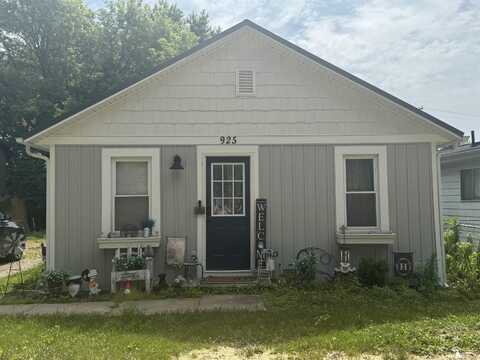 925 Mulhollen, Monroe, MI 48161