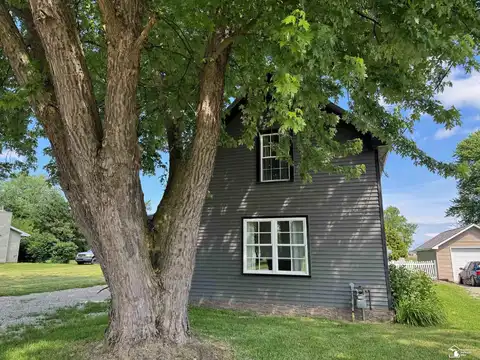 9714 S Dixie, Erie, MI 48133