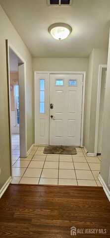 2003 Timber Oaks Road, Edison, NJ 08820
