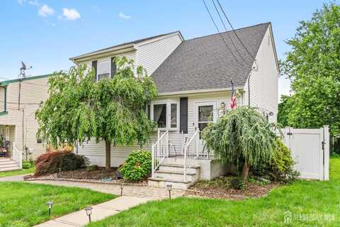 81 Lockwood Avenue, Woodbridge, NJ 07095