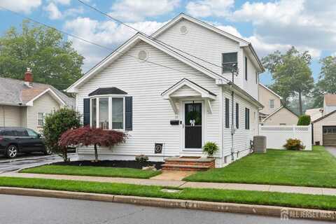 15 5th Avenue, Avenel, NJ 07001